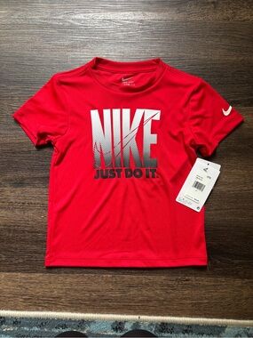 Nike Red Short Sleeve Tee with Bold 'NIKE' Graphic